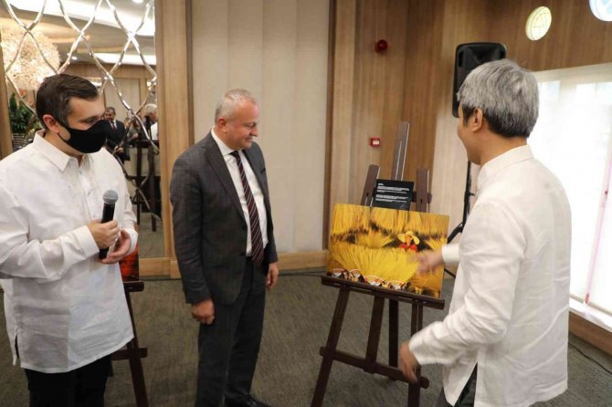 “Gülümseyin Philippines” Fotoğraf Sergisi Büyükçekmece’de Açıldı