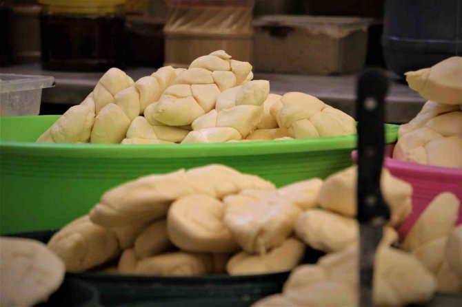 Büyük Zorluklarla Üretilen Kışlık Peynirler Tezgahlardaki Yerini Aldı