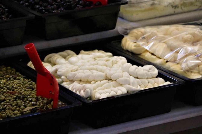 Büyük Zorluklarla Üretilen Kışlık Peynirler Tezgahlardaki Yerini Aldı