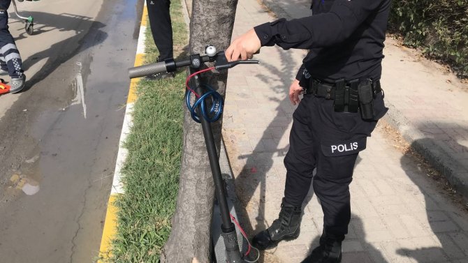 Scooterdan Düşen Öğrenci Yaralandı