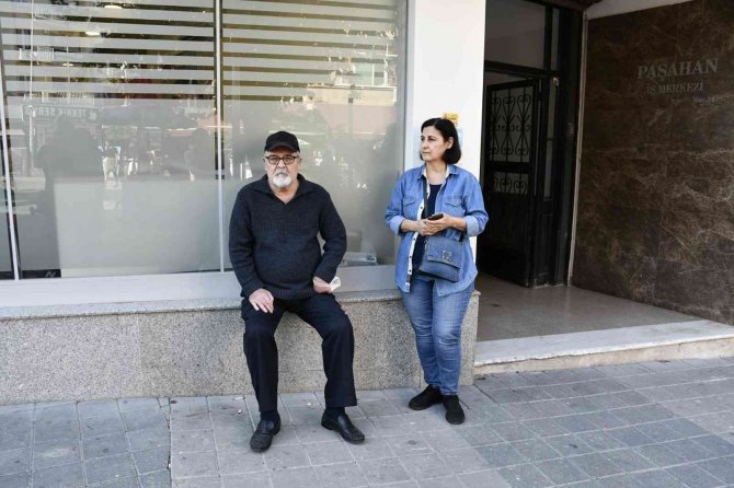 Kuşadası Beşik Gibi Sallanıyor