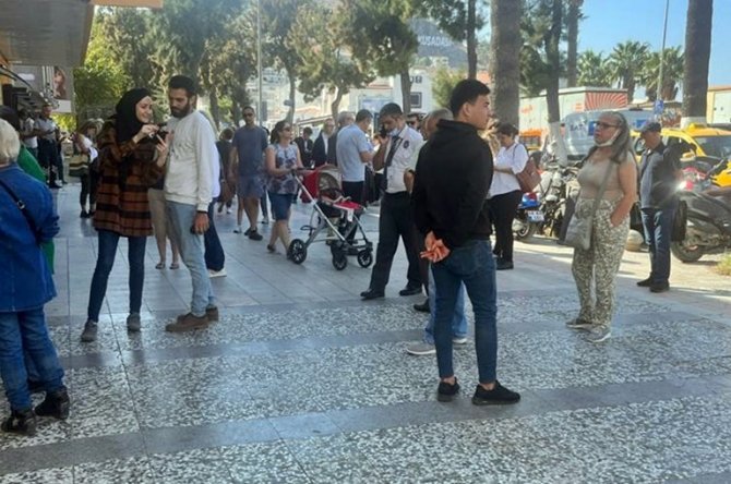 Kuşadası Beşik Gibi Sallanıyor