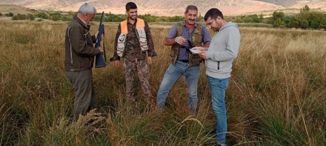Elazığ’da Kaçak Avcı Denetiminde Bıldırcın Sesi Çıkaran Cihaz Ele Geçirildi