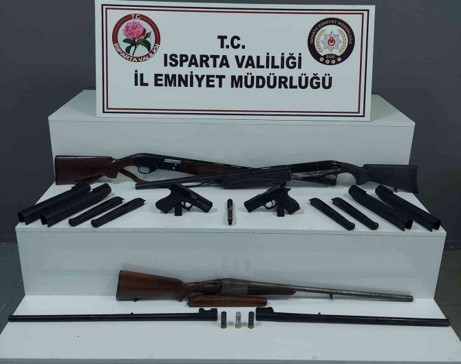 Isparta’da Kaçakçılık Operasyonlarında 25 Şüpheli Hakkında Adli İşlem Başlatıldı