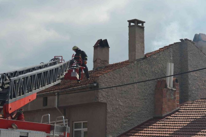 Tavşanlı’da Baca Yangını Kısa Sürede Söndürüldü