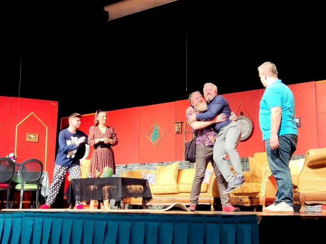 "Kurtar Beni Damat" Vatandaşları Kahkahaya Boğacak