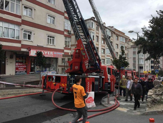 Güngören’de 5 Katlı Binada Yangın Paniği