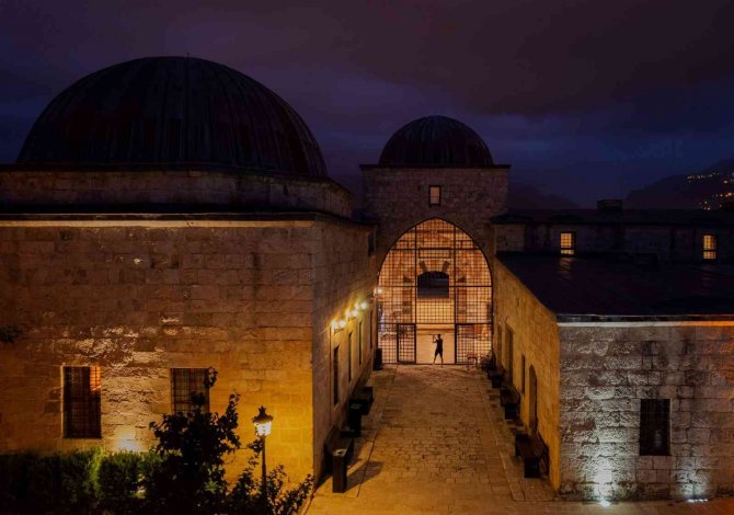 Sokullu Mehmet Paşa Külliyesi Geceleri De Rengarenk