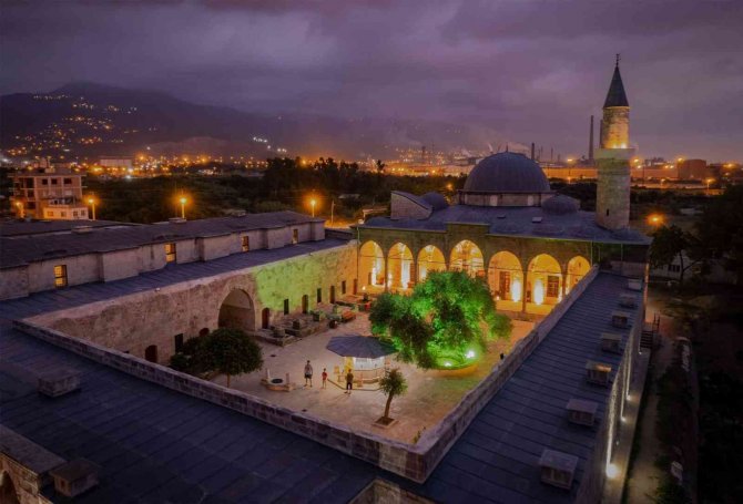 Sokullu Mehmet Paşa Külliyesi Geceleri De Rengarenk