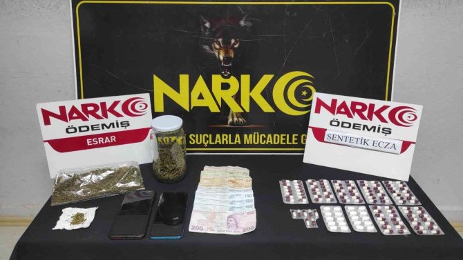 İ̇zmir’de Anne Oğul Torbacı, Narkotik Polisine Yakalandı