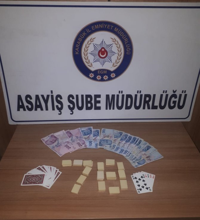 Karabük’te Kumar Baskınları: 15 Kişiye 27 Bin 285 Lira Ceza