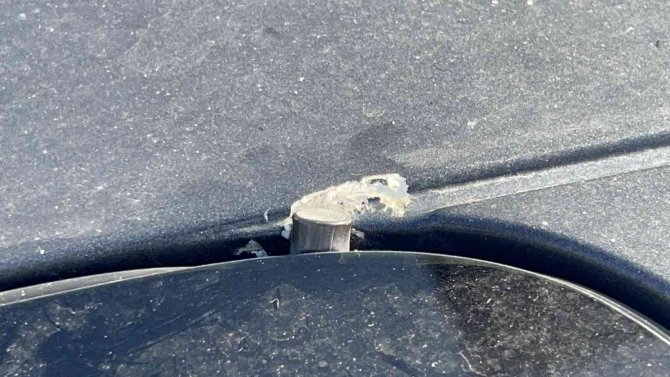 Yorgun Mermi Bu Kez Arabanın Tavanına İsabet Etti