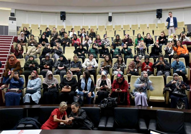 Karatay Belediyesinde Farkındalık Seminerleri Devam Ediyor