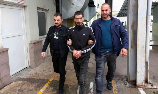 Kardeşini Bıçakla Ağır Yaralayan Genç Yakalandı