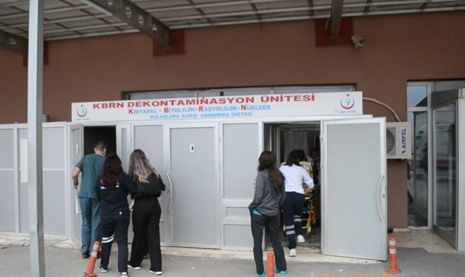 Kargo Paketinde Kimyasal Sıvı Patlaması: 2 Yaralı