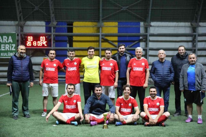Kars’ta Salon Turnuvasının Şampiyonu Kamugücü Spor