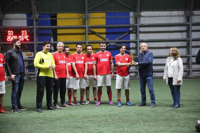 Kars’ta Salon Turnuvasının Şampiyonu Kamugücü Spor