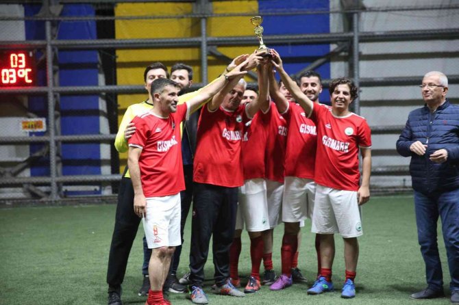 Kars’ta Salon Turnuvasının Şampiyonu Kamugücü Spor