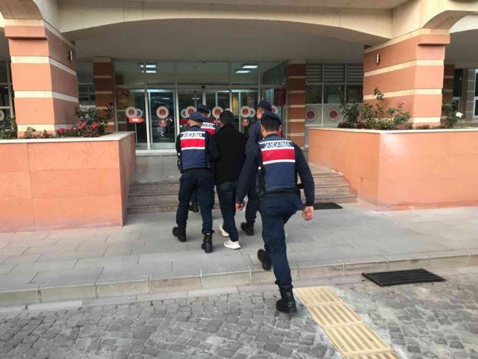 5 Yıl Hapis Cezası İle Aranan Şahsı Jasat Yakaladı