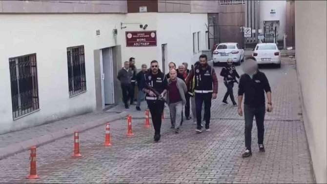 Kayseri Polisi 8 Ay Takip Etti, Fetö’nün Finansmanını Çökertti