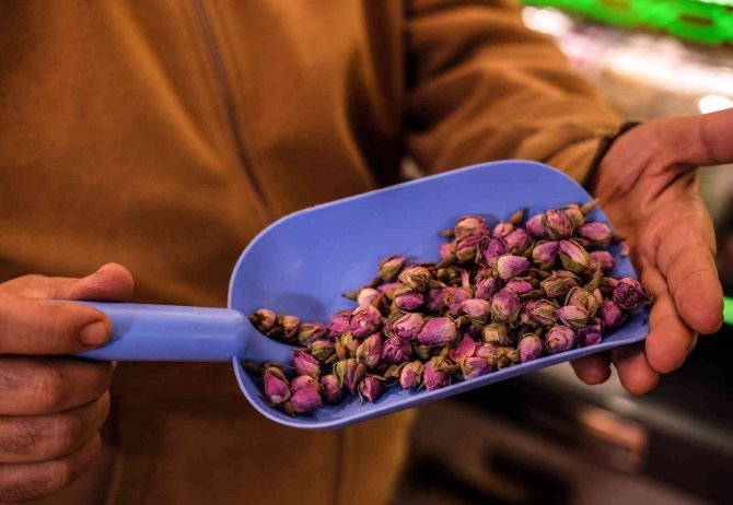 Kış Çayına Talep Arttı, Kilosu 300 Lira