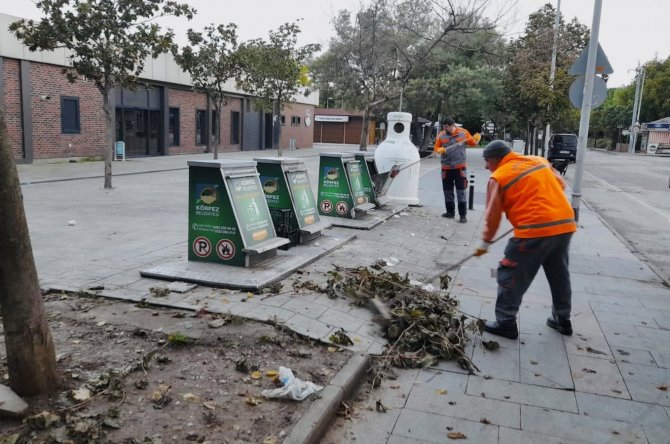 Körfez’de Yollar Ve Caddeler Temizleniyor