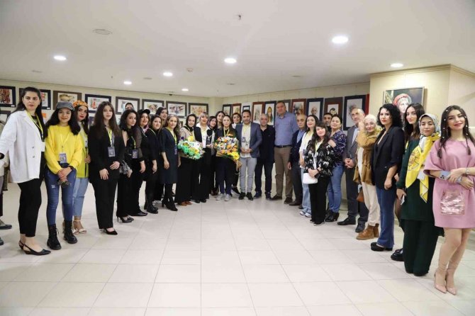 Kartal’da, İ̇ranlı Kadın Sanatçıların ’Mehregan’ Sergisi Kapılarını Açtı