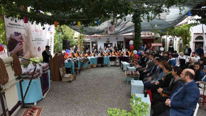 Sındırgı Zanaatkârları Kitap Oldu