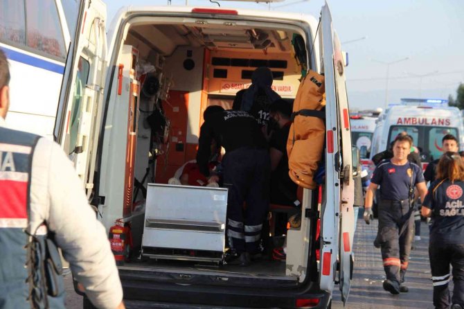 Manisa’da 4 Araçlı Zincirleme Kaza: 24 Yaralı