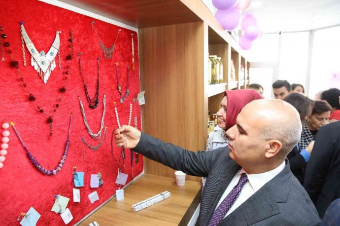 Niğde’de ‘Kadın Emek Pazarı’ Açıldı