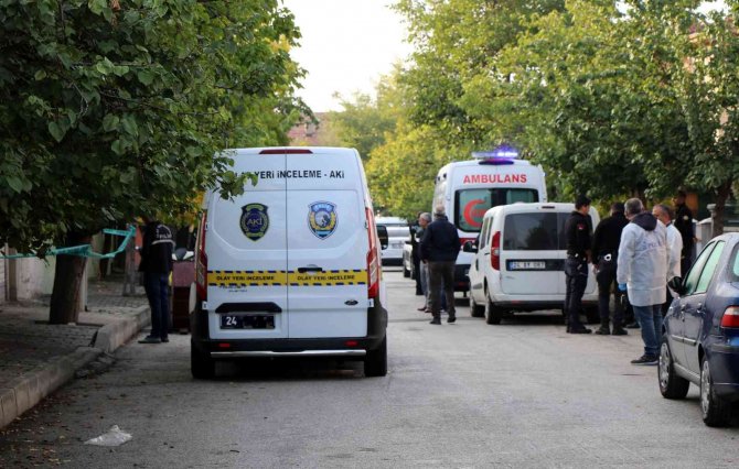 Simit Satıcısı Evinde Ölü Bulundu