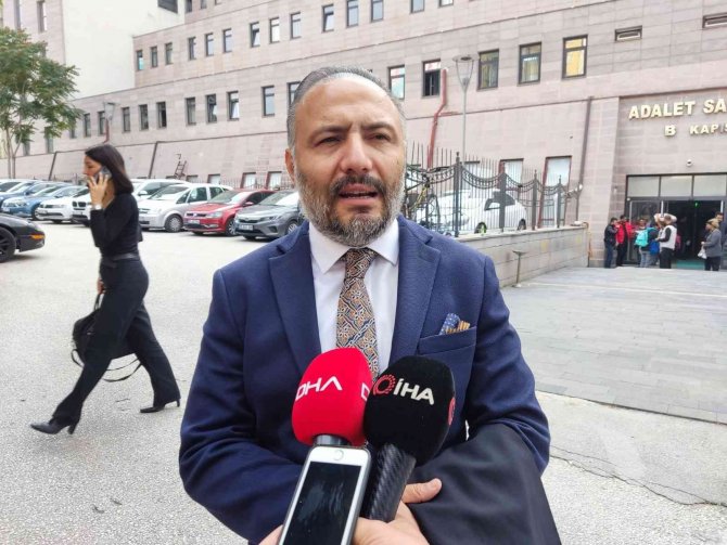 ‘Nitelikli Dolandırıcılık’ Suçundan Yargılanan Safiye Soyman Ve Faik Öztürk’e Beraat