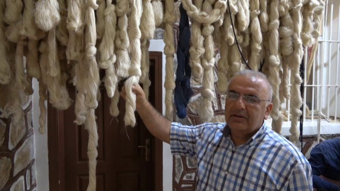 Siirt’in ’Şal Şepik Kumaşı’na Coğrafi İşaret Tescil Belgesi Verildi