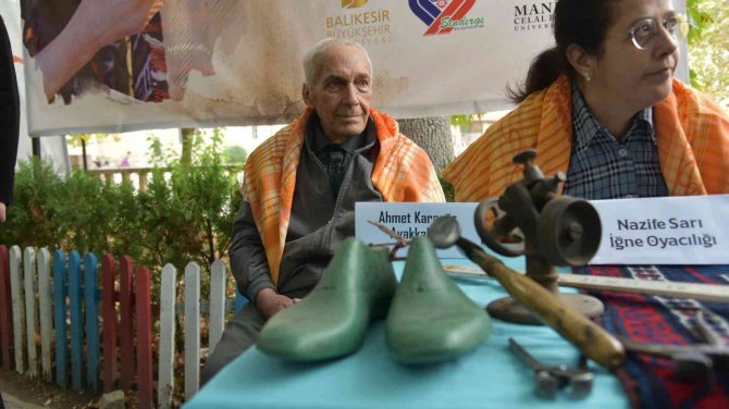 Sındırgı Zanaatkârları Kitap Oldu