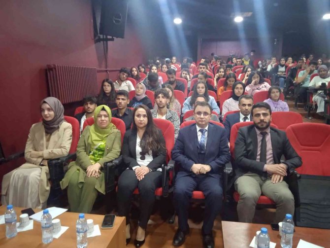 Kaymakam Nasır Öğrencilerle Bir Araya Geldi