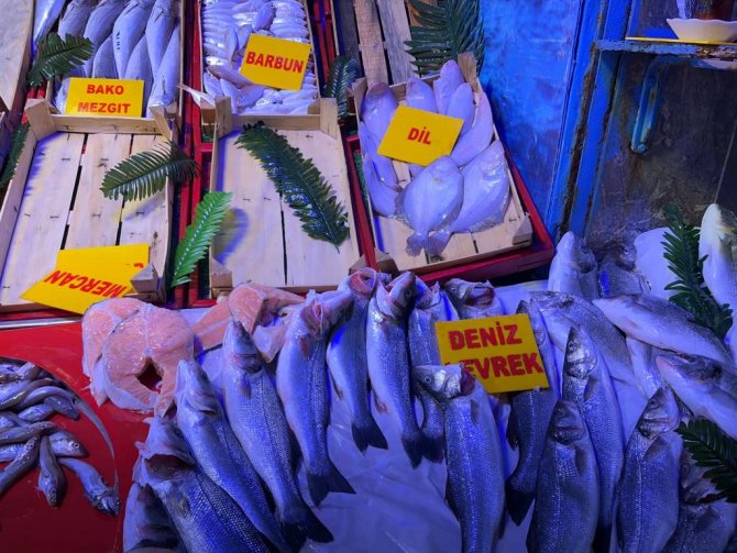 Tezgâhlarda Balık Çeşitliliği Ve Bolluğu Artıyor