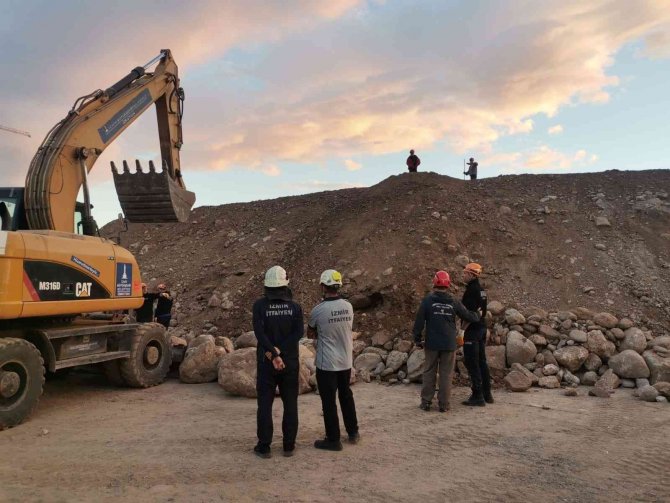 İ̇zmir’de Bir Garip Olay: Tüm Ekipleri Seferber Etti, Gerçek Hayal Çıktı