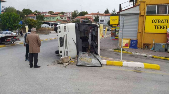 Yozgat’ta İşçileri Taşıyan Otobüs Devrildi: 6 Yaralı