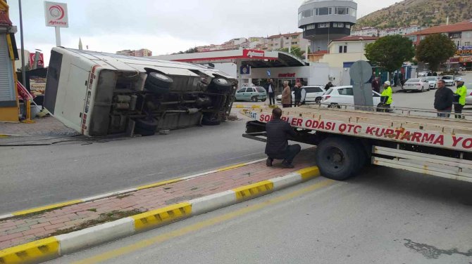 Yozgat’ta İşçileri Taşıyan Otobüs Devrildi: 6 Yaralı
