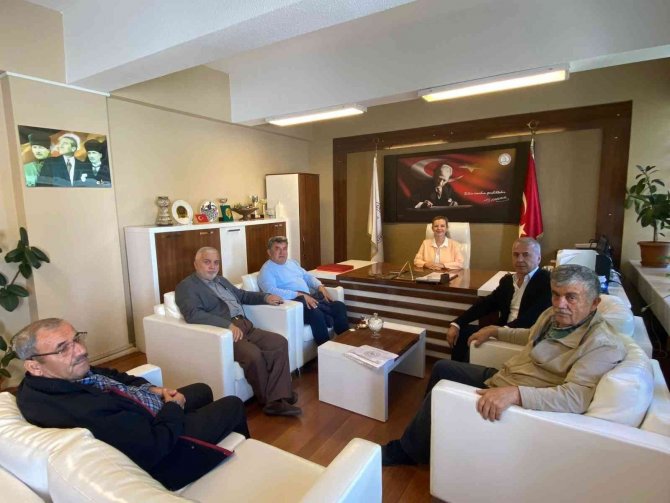 Gazeteciler, Yüksek Okul Müdürünü Ziyaret Etti