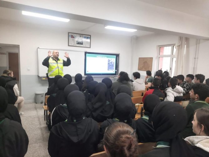 Jandarma Ve Polis Ekiplerinden Ortak Trafik Eğitimi