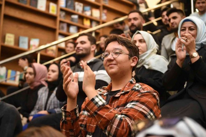 Ak Parti Sözcüsü Çelik: “(Gençler) İ̇lk Oyum Erdoğan’a İ̇lk Oyum Ak Parti’ye Diyerek Tarihte Alacakları En Büyük Dersi Vereceksiniz”