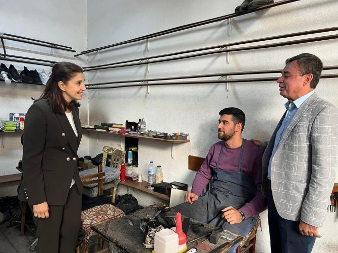 Ak Parti’li Kıvırcık Kırkağaç’ta Esnafı Dinledi