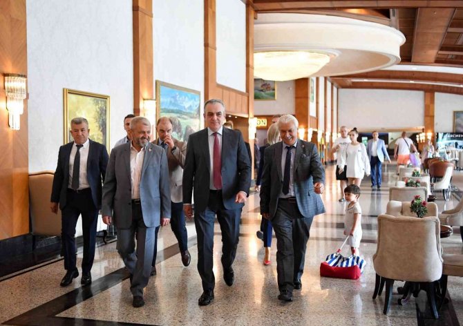 Başkan Esen: "Muhtarlarımızla Uyum İçinde Çalışıyoruz"