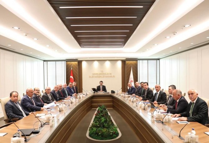 Çorum Heyetinden Bakan Kurum’a Ziyaret