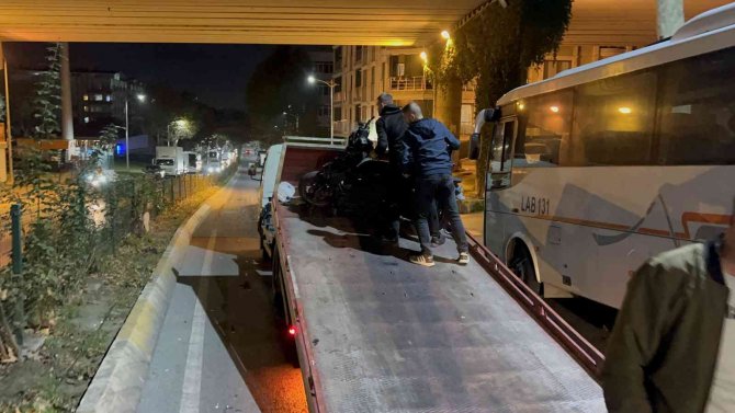 Bayrampaşa’da Feci Kaza: 2 Yaralı