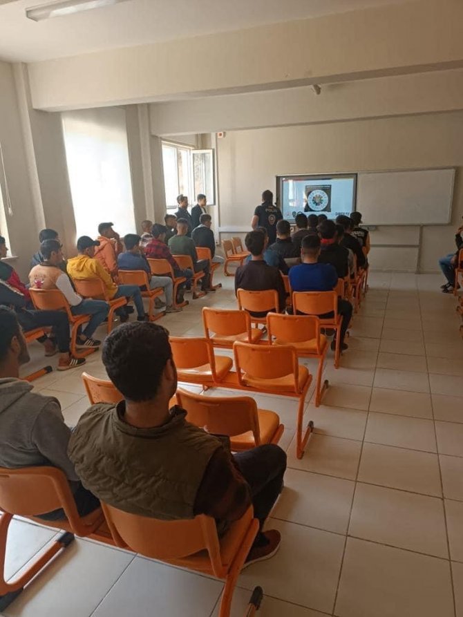 ‘Siberay’ Projesiyle Öğrenciler Bilgilendiriliyor