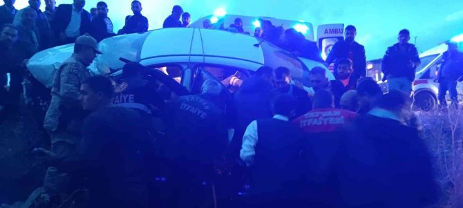 Tatvan-hizan Karayolunda Trafik Kazası: 1 Ölü, 4 Yaralı