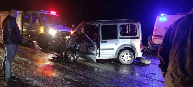 Tatvan-hizan Karayolunda Trafik Kazası: 1 Ölü, 4 Yaralı