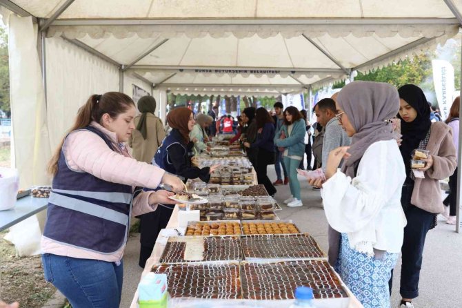 Bursa’da Üniversitelilere ‘Hoş Geldin’ Şöleni